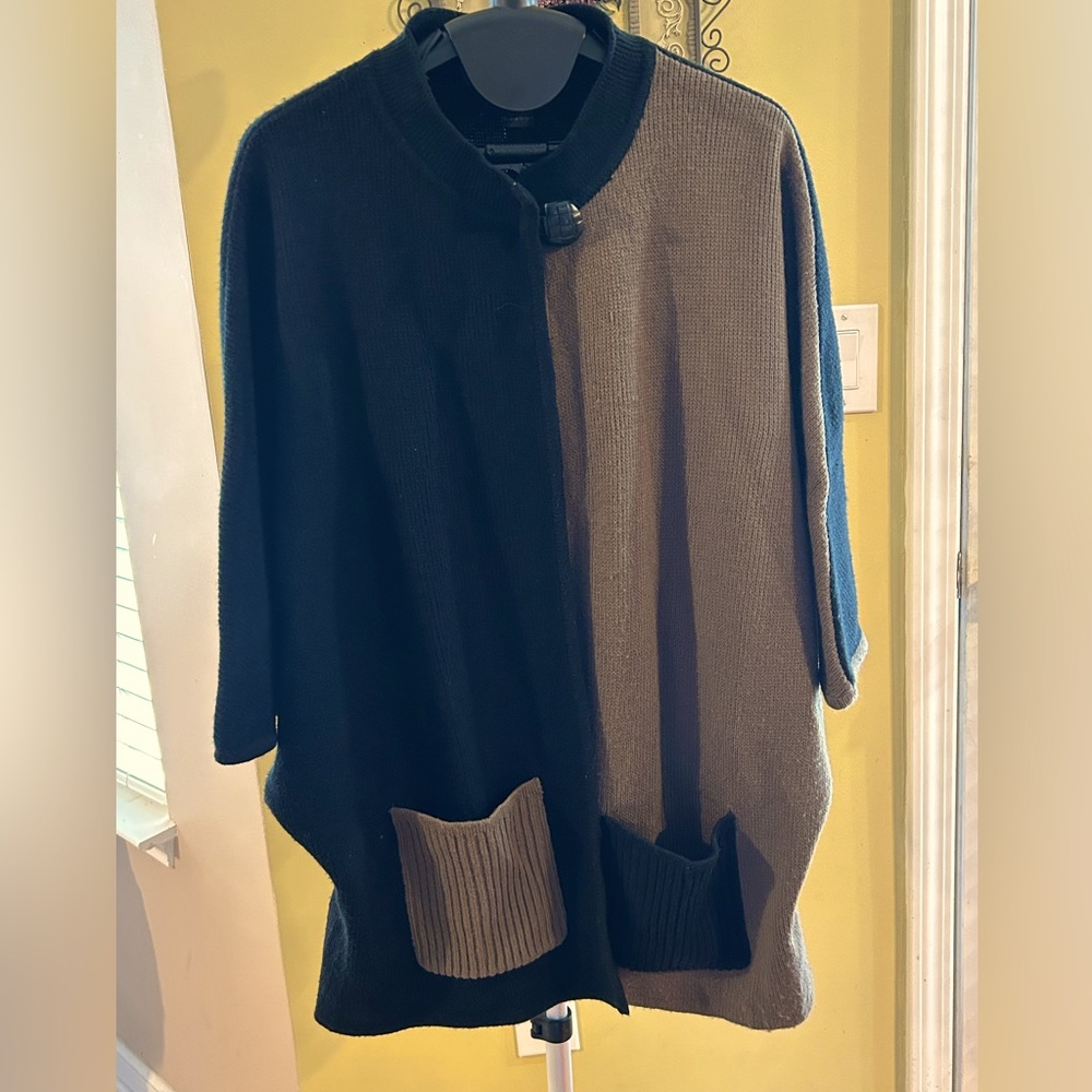 Tally 2-Tone Plus size Cape